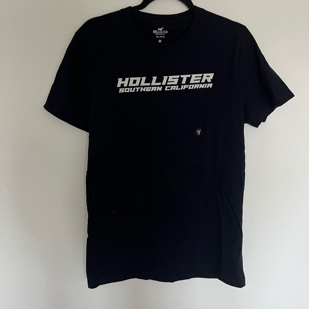 NEW! Hollister 100% cotton t-shirt size M